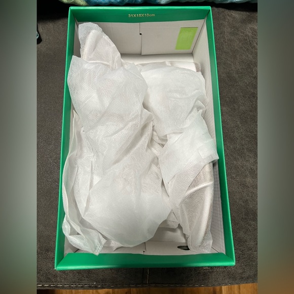 J.Reneé white kitten heels - Picture 5 of 7